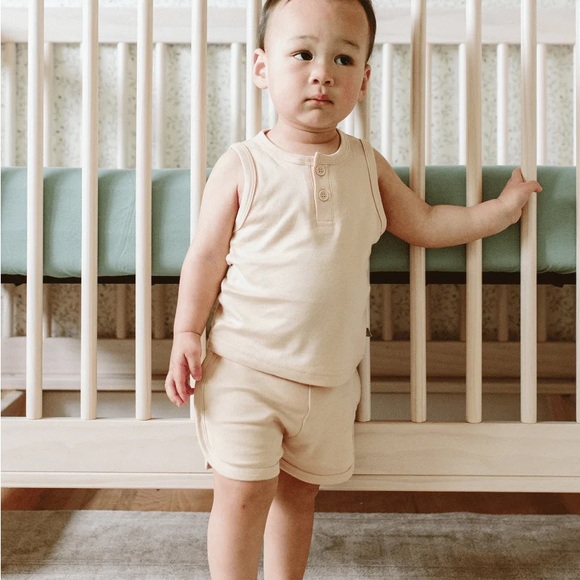 Goumi Shorts in Dune - Picture 2 of 5